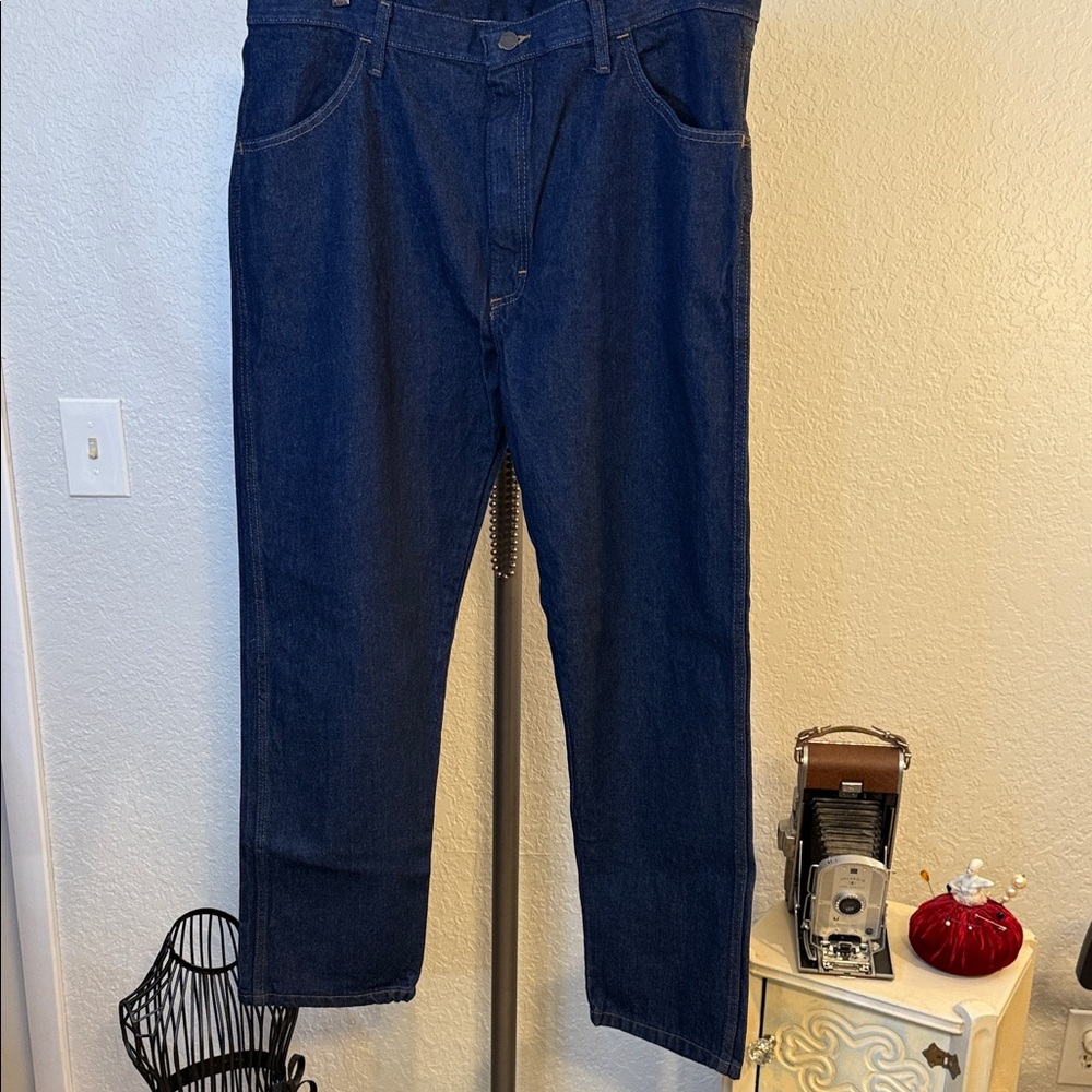 Wrangler Men's Deep Blue Straight Jeans 40x30